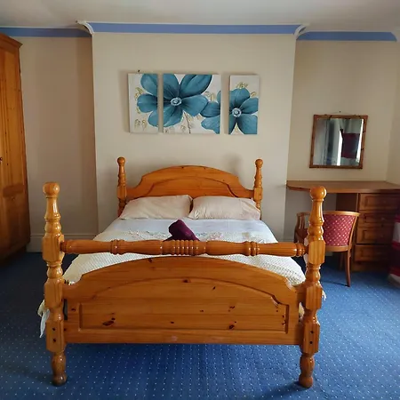 Black Toms Tavern Frühstückspension Tinahely