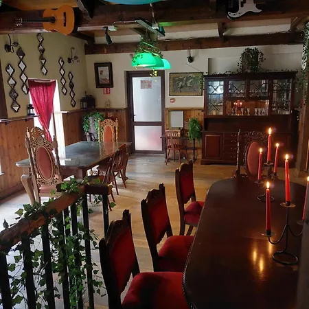 Bed & Breakfast Black Toms Tavern